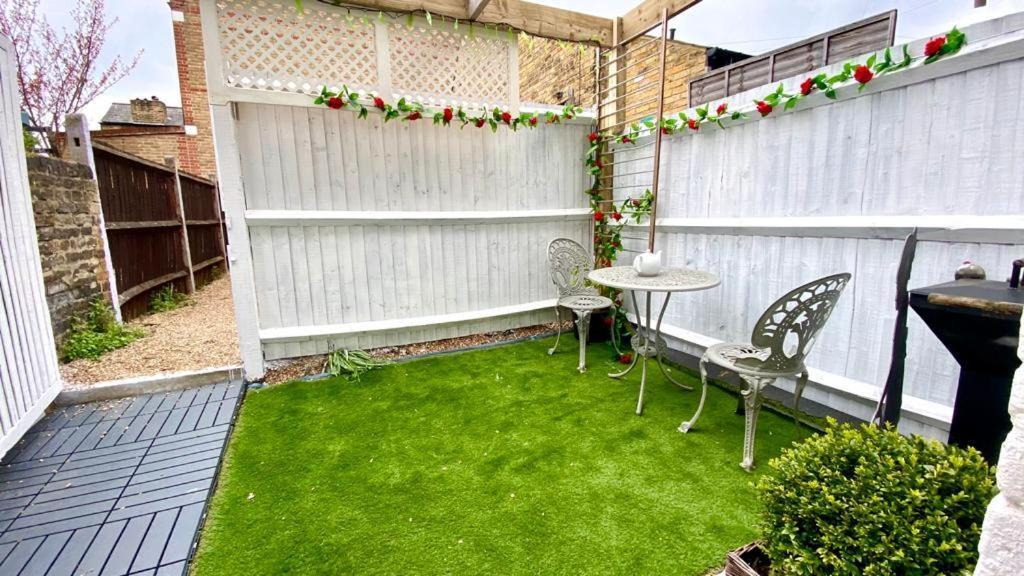 Modern And Cosy Studio Flat London Exterior photo
