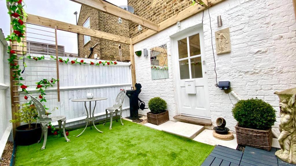 Modern And Cosy Studio Flat London Exterior photo